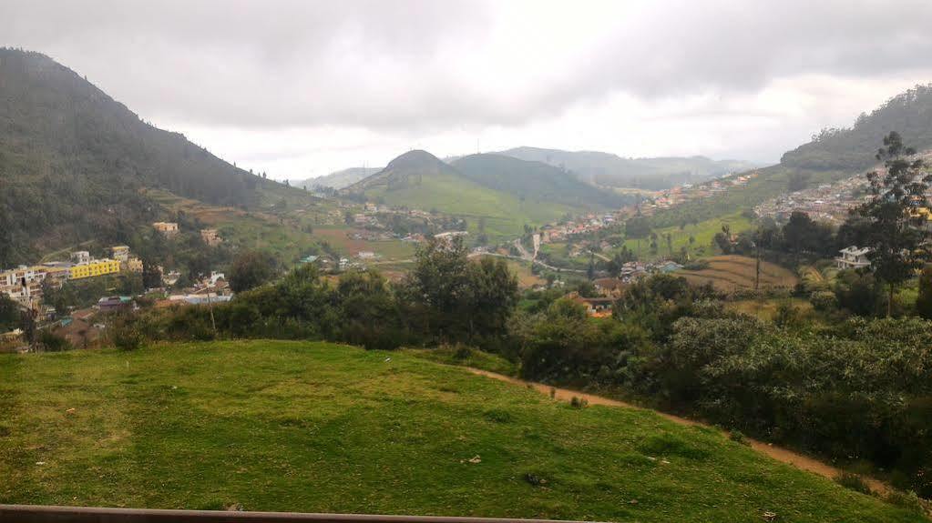 Sherlock Ooty Buitenkant foto